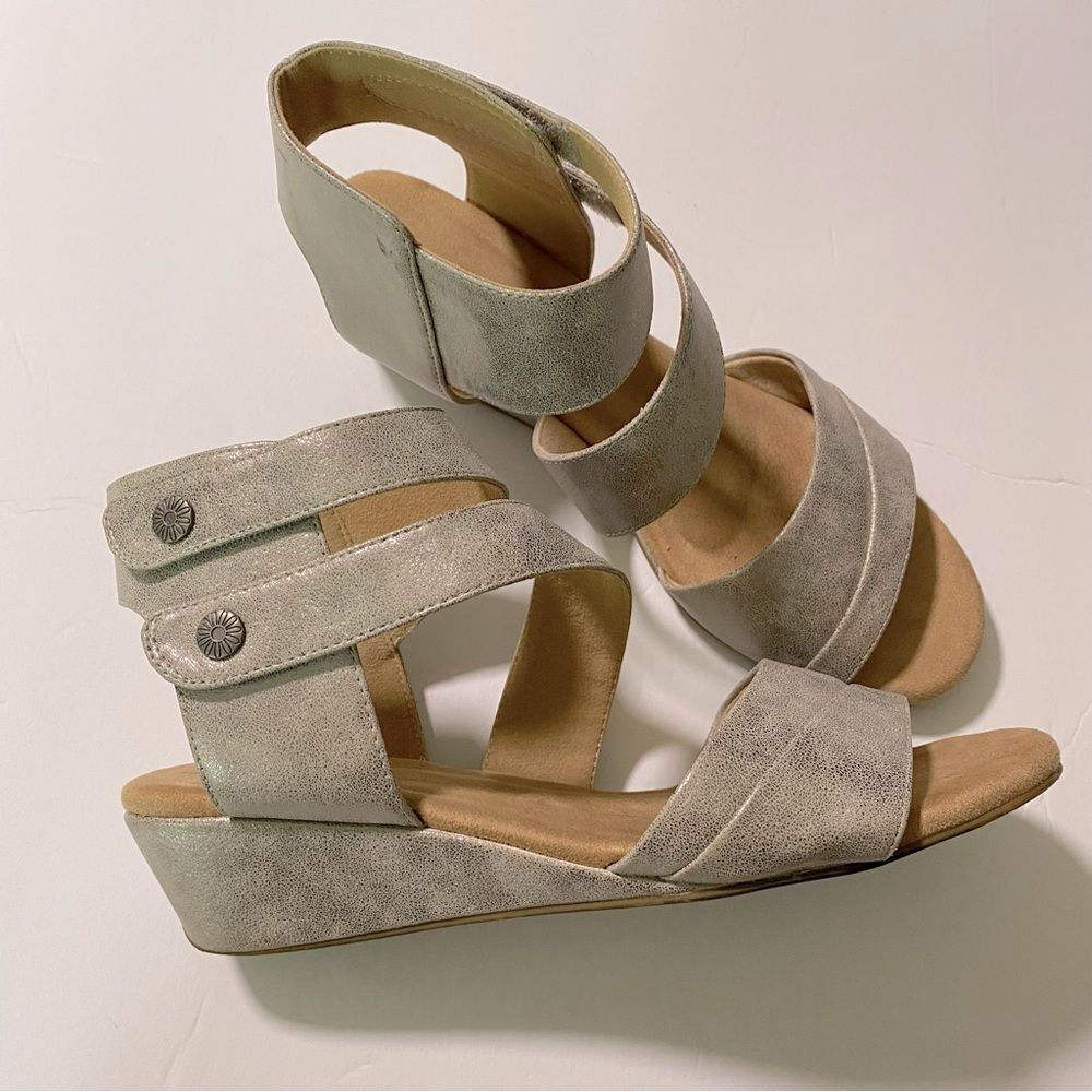 Rockport Comfort Women's Metallic Low Wedge Strappy adjustable Sandals 9